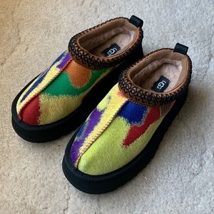 🆕 UGG Women’s Tasmin Tazz Pridepop Platform Slipper Shoe, Size 6